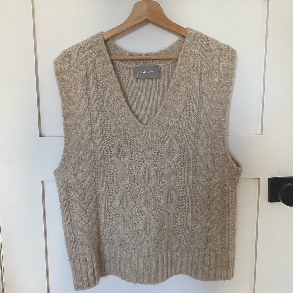 Everlane sweater vest SZ M